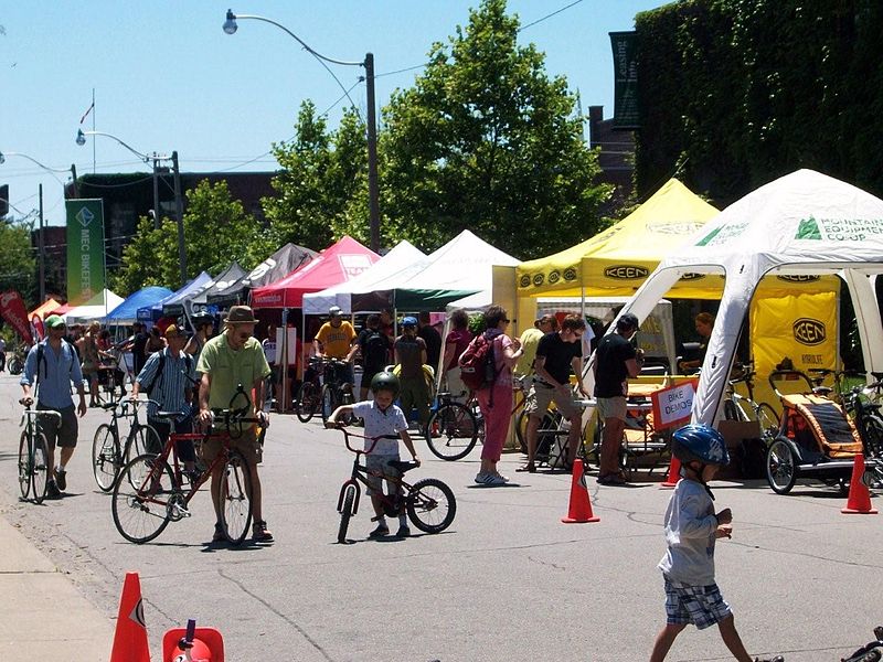 File:Bikefest Toronto 2010.jpg