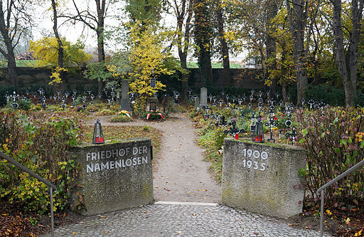 Blick auf Friedhof der Namenlosen