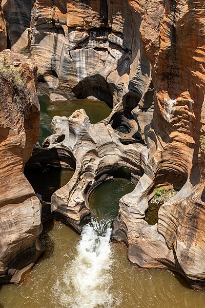 File:Blyde River Canyon Nature Reserve (ZA), Blyde River, Bourke's Luck Potholes -- 2024 -- 9993.jpg