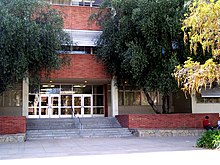 Entrance to Boelter Hall Boelter Hall, UCLA.jpg