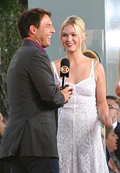 Stiles being interviewed by Mark Steines, 2007 Bourne 3 Premiere Stiles and ET.jpg