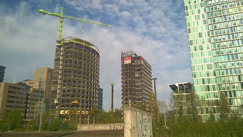 File:Buildings under construction as viewed from Station Amsterdam South (2018) 02.jpg
