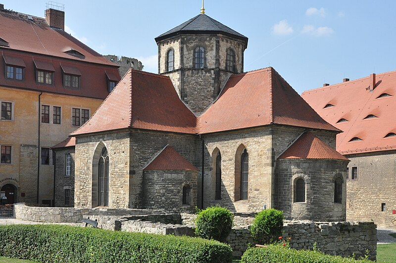 File:Burg Querfurt Kapelle von südosten.jpg