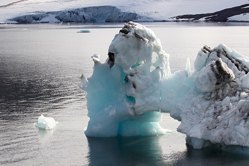 File:Burgerbukta Glacier, Svalbard, Arctic (19659822474).jpg