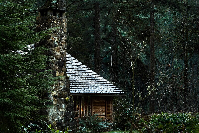 File:Cabin in the Woods (22756285714).jpg