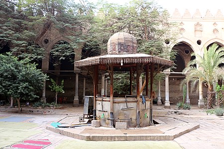 Cairo, moschea di al-maridani, cortile 03 fontana.JPG