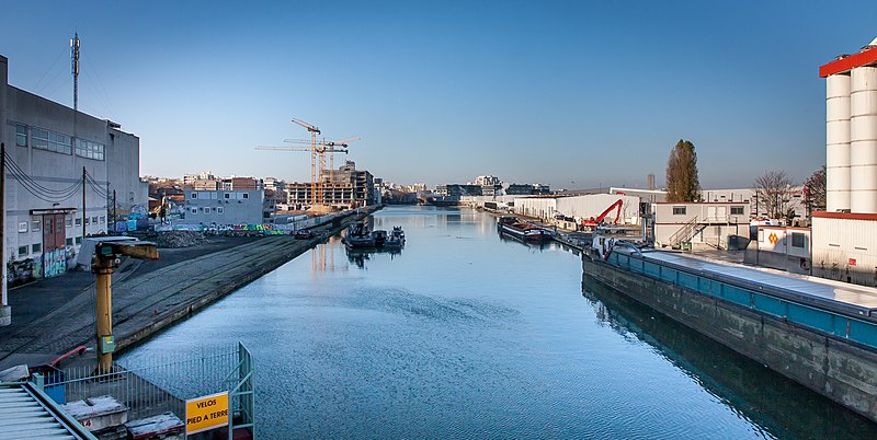 File:Canal de l'Ourcq à Pantin, 2014.jpg