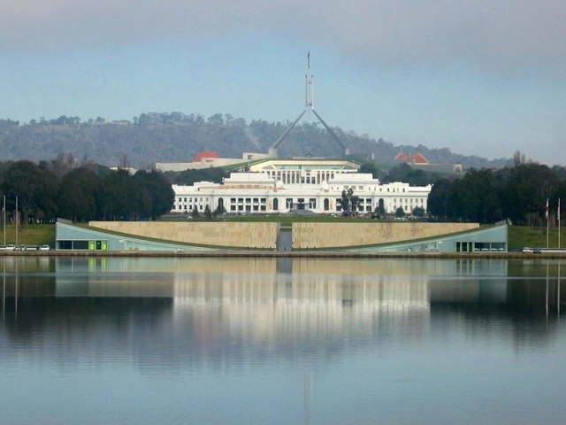 Edificio d'o Parlamento d'Australia en Canberra