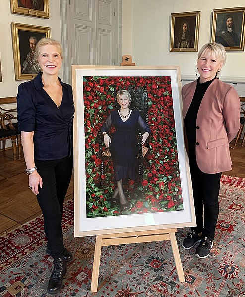 File:Caroline Roosmark (fotograf, vänster) Margot Wallström (tidigare utrikesminister, höger och avbildad).jpg