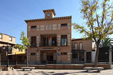 Cedillo del Condado, Ayuntamiento