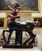 פסל קנטאור בגלריה ברומא