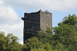 Donjon du château de Dorches.