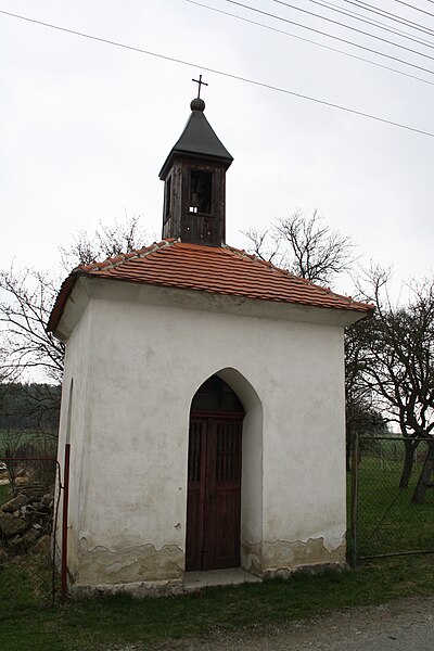 File:Chapel in Mihoukovice, Budišov, Třebíč District.jpg