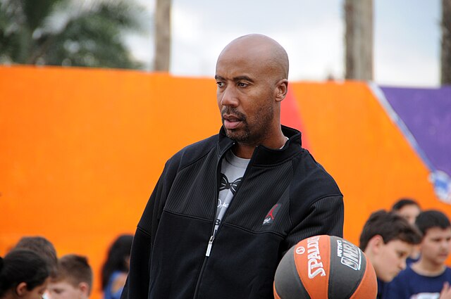 Former Spur Bruce Bowen hired as basketball coach at Cornerstone