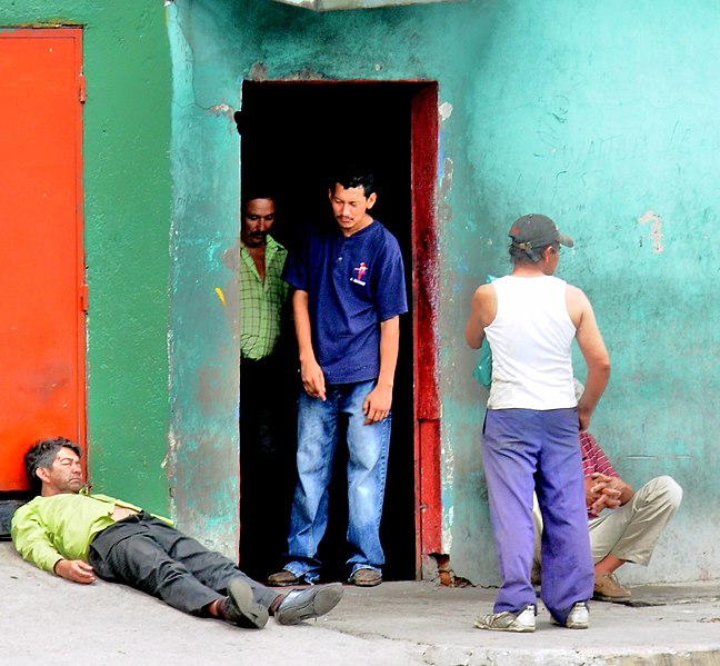 File:Club de bolitos en cantina de Santa Anita, Av. Cuba frente Alba Petroleos - panoramio.jpg