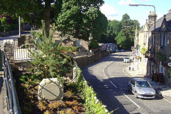 Bridge Street, Colinton in 2005