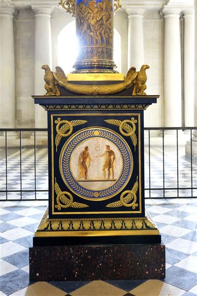 File:Colonne d'Austerlitz. ornements de bronze par Thomire 1806.jpg