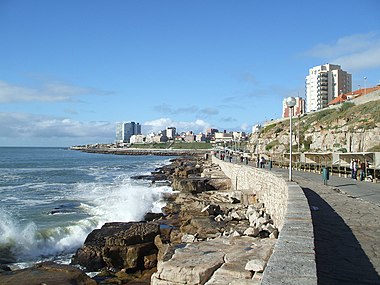 Côte rocheuse à Mar del Plata.