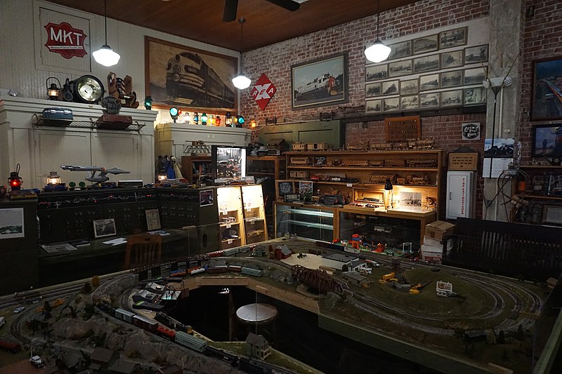 File:Cotton Belt Depot Museum March 2019 11.jpg