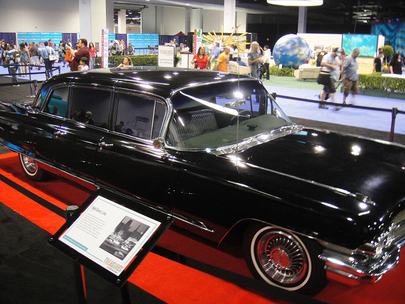 File:D23 Expo 2011 - Walt Disney's Limousine (6064386906).jpg