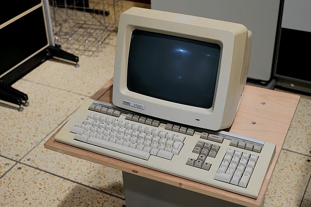 Digital Equipment Corporation VT220ターミナル