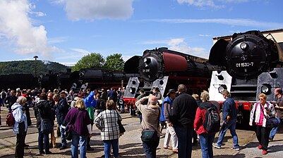 50 3501, 01 118, 01 0509-8, 01 519, 01 1523-7 und 0 3501 bei den Meininger Dampfloktagen 2015, 2,22 MB