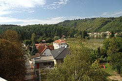Domy u řeky Vltavy