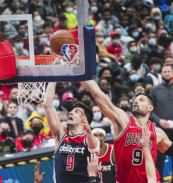 File:Deni Avdija and Nikola Vucevic battling at the rim, Wizards vs Bulls on January 1, 2022.jpg