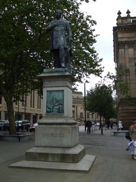 File:Doctor Samuel Taylor Chadwick Statue, Bolton - geograph.org.uk - 981271.jpg