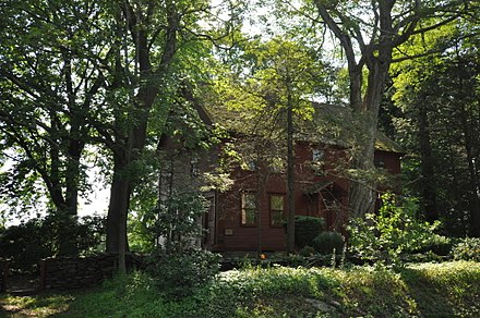 The house in 2016 EastHaddamCT WarnerHouse.jpg