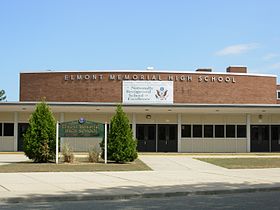 Elmont Memorial High School em 2010