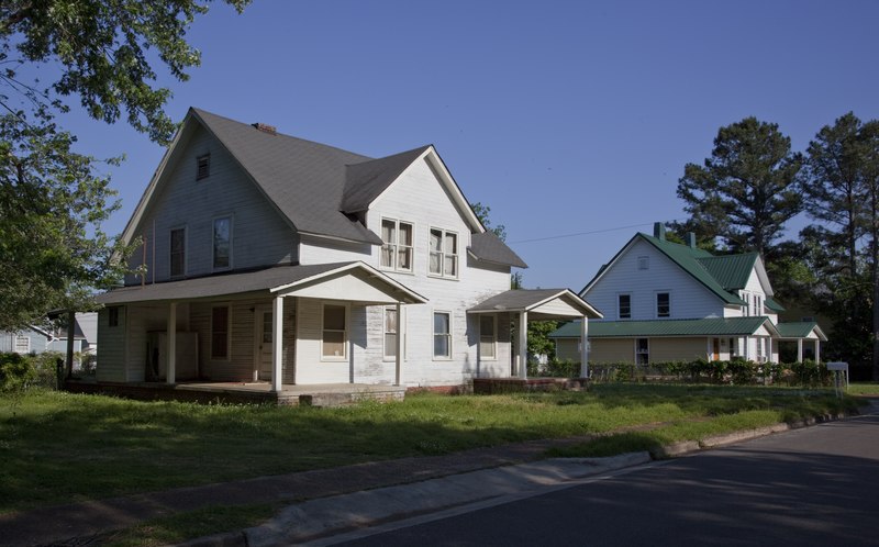 File:Endangered homes near Lowe Mill in Huntsville, Alabama LCCN2010639630.tif