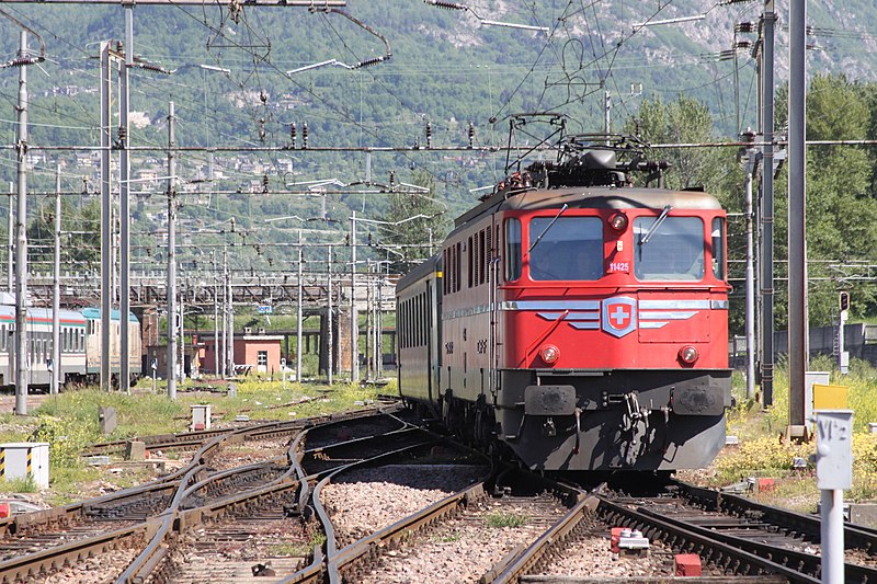 File:FFS Ae 6-6 11425 Domodossola 220510.jpg