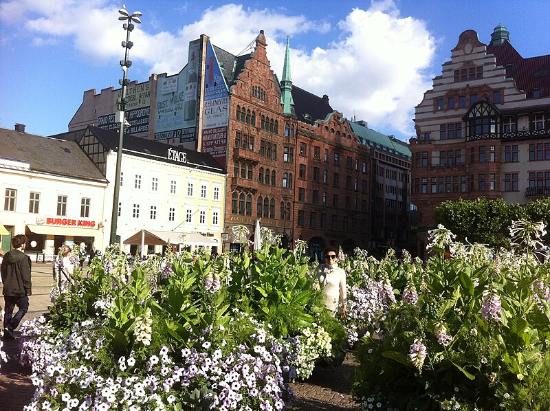 File:Flowers-and-buildings-at-stortorget-malmö.jpg