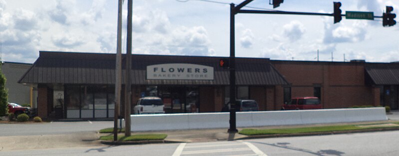 File:Flowers Bakery Store, Thomasville.JPG