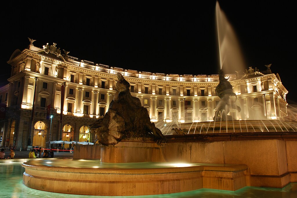 Fontana delle naiadi di notte.JPG