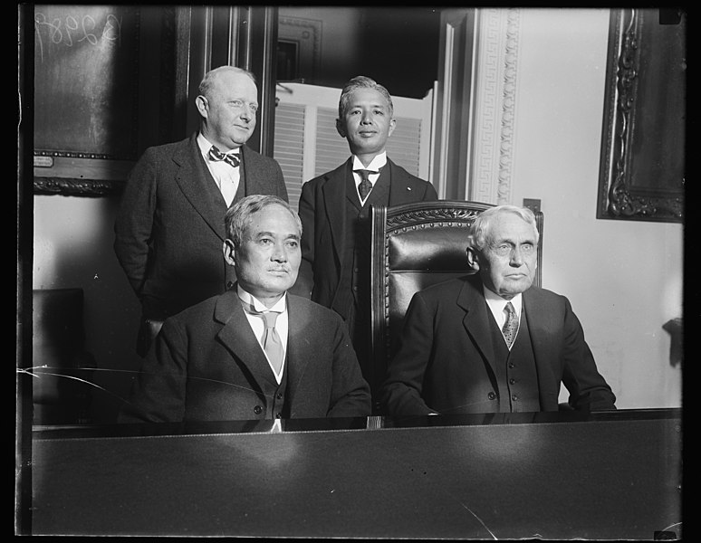 File:Frank Kellogg, front right LCCN2016889018.jpg