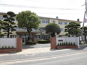 Fukuoka Kanatake Junior High School.JPG