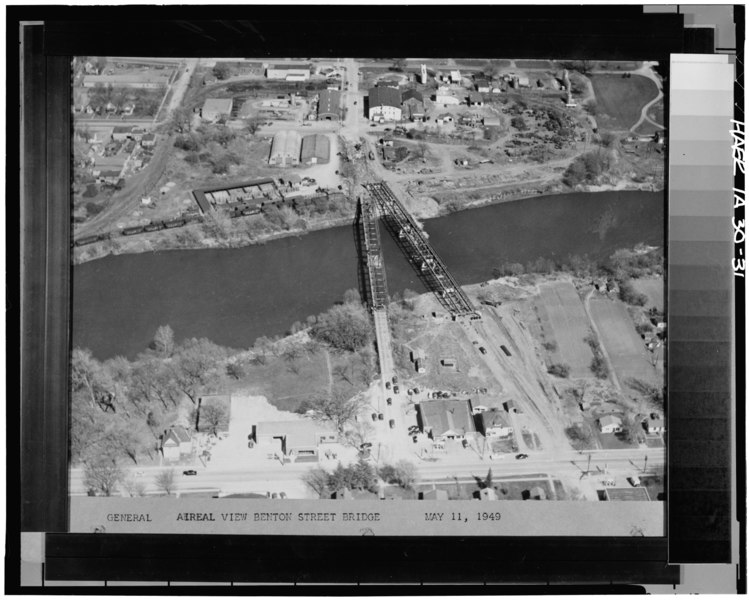 File:GENERAL AIREAL (sic) VIEW OF BENTON STREET BRIDGE ON MAY 11, 1949, LOOKING EAST. No date. - Benton Street Bridge, Spanning Iowa River at Benton Street, Iowa City, Johnson HAER IOWA,52-IOWCI,4-31.tif