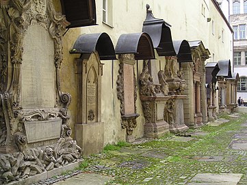 Gesandtenfriedhof Südwand (westlich) ab Epitaph Treskow, Blick nach West