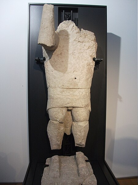 File:Giants boxer monte prama.JPG