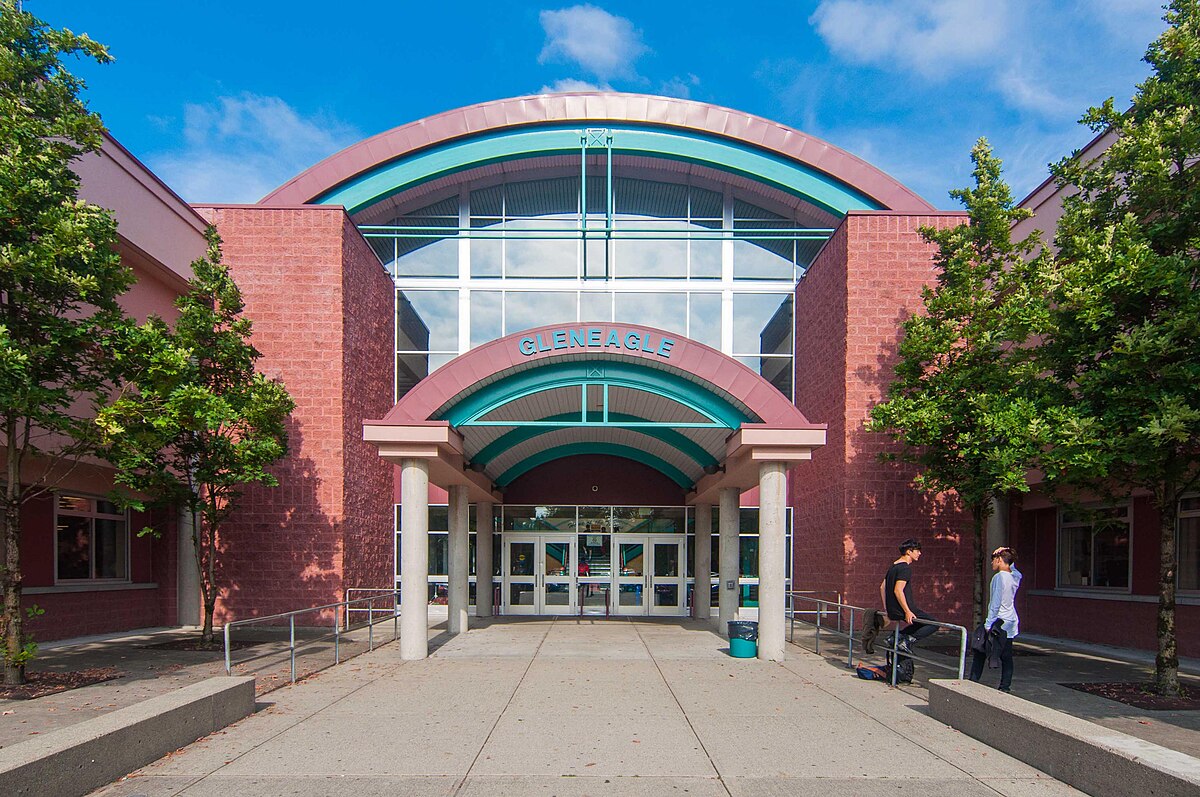 Школы провинции. Coquitlam College. Coquitlam School.