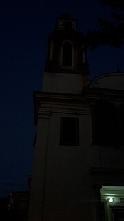 Miniatuur voor Bestand:Glockenturm der St.-Johann-Kirche in Aivali, Balikessir, bei Nacht.jpg