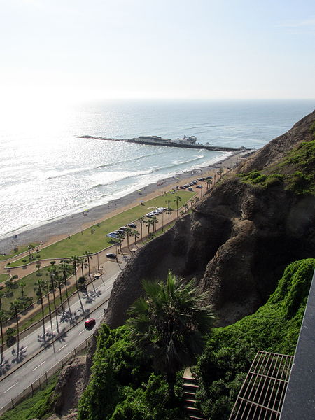 File:Green Cliffs in Lima.jpg