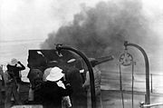 HMCS Niobe 6 inch gun firing Niobe-DNDUnkn02