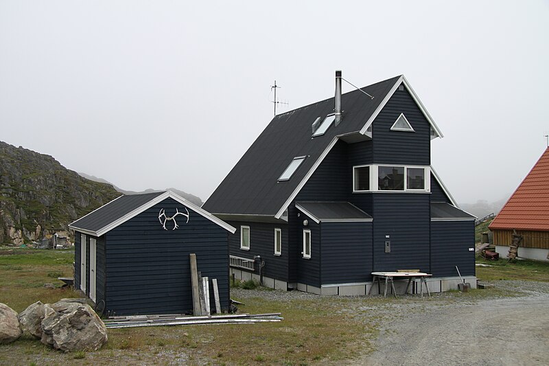 File:House in Sisimiut (1).JPG