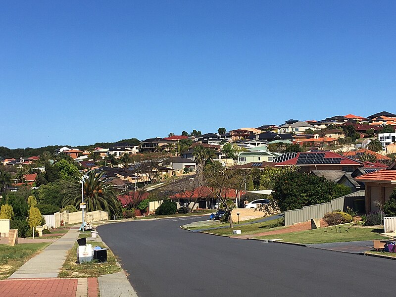 File:Houses in Kardinya, Western Australia, October 2021.jpg