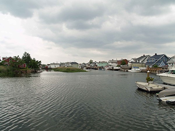 Homes on Hawtree Creek