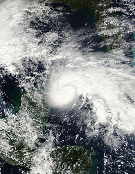 Hurricane Ida near peak intensity in the Yucatán Channel on November 8