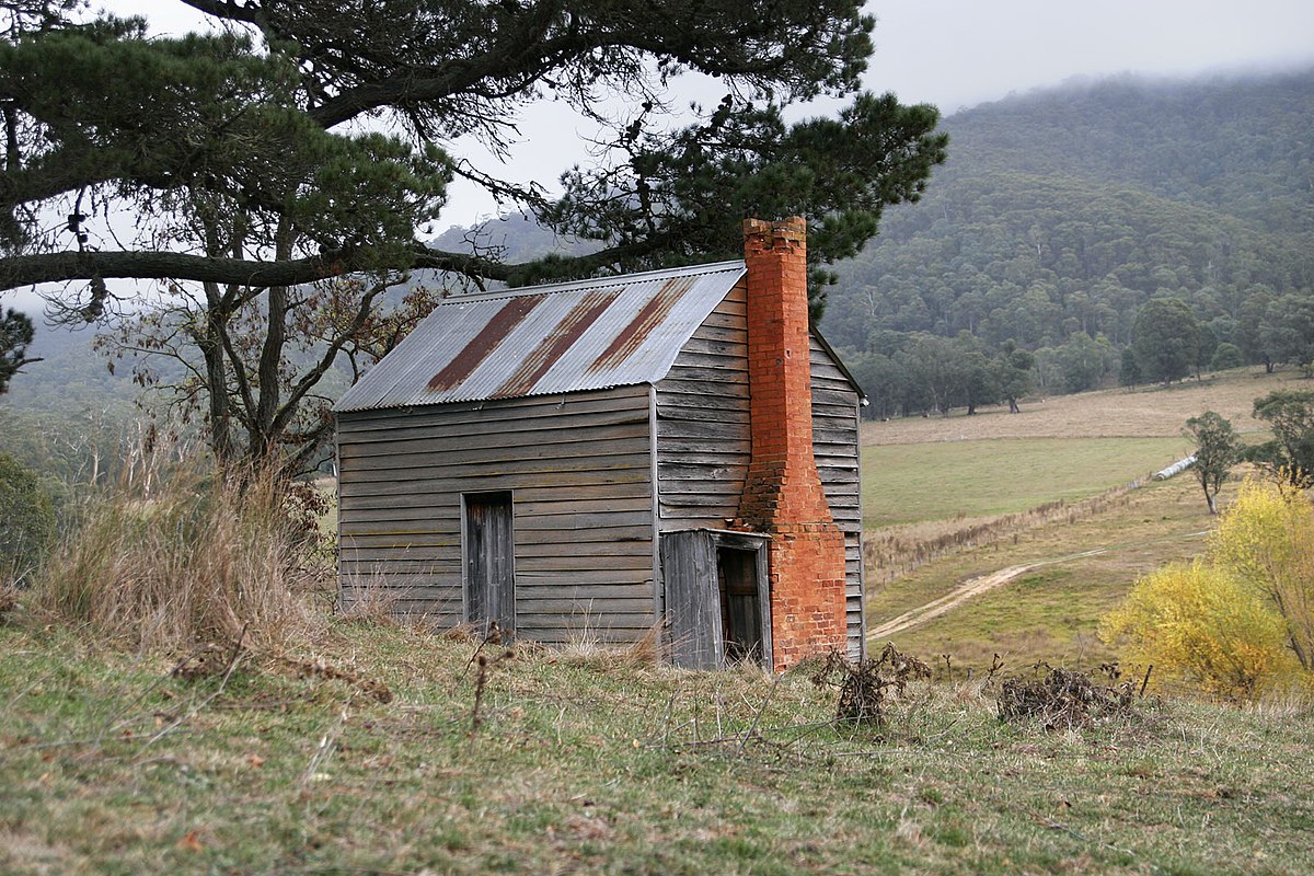 1200px-Hut.jpg